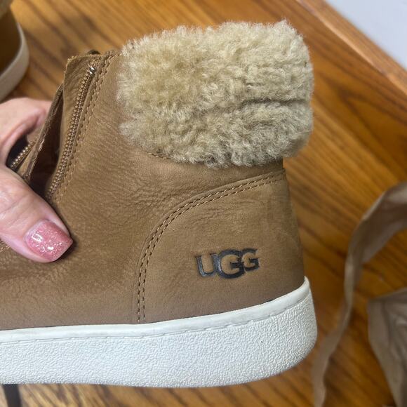 Ugg High Top Sneaker Women's Size 9 Tan Shearling Trim - Picture 13 of 15